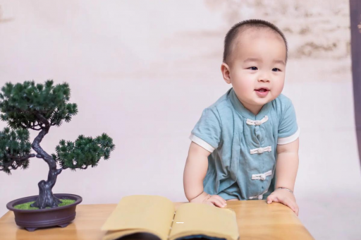 供卵试管代怀生子费用四个月宝宝最佳抱姿势