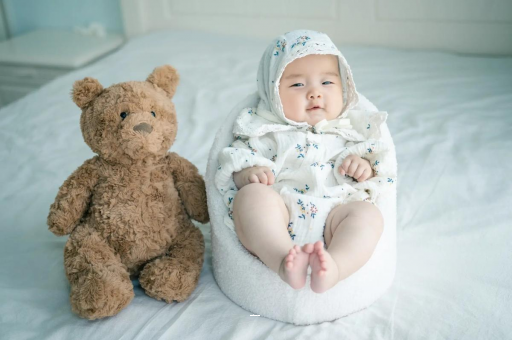 供卵试管代怀生子费用宝宝挠耳朵是怎么回事
